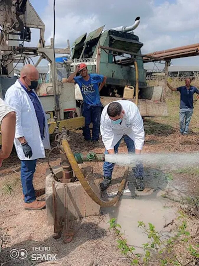 Equipo de Otecnagua realizando trabajo de campo